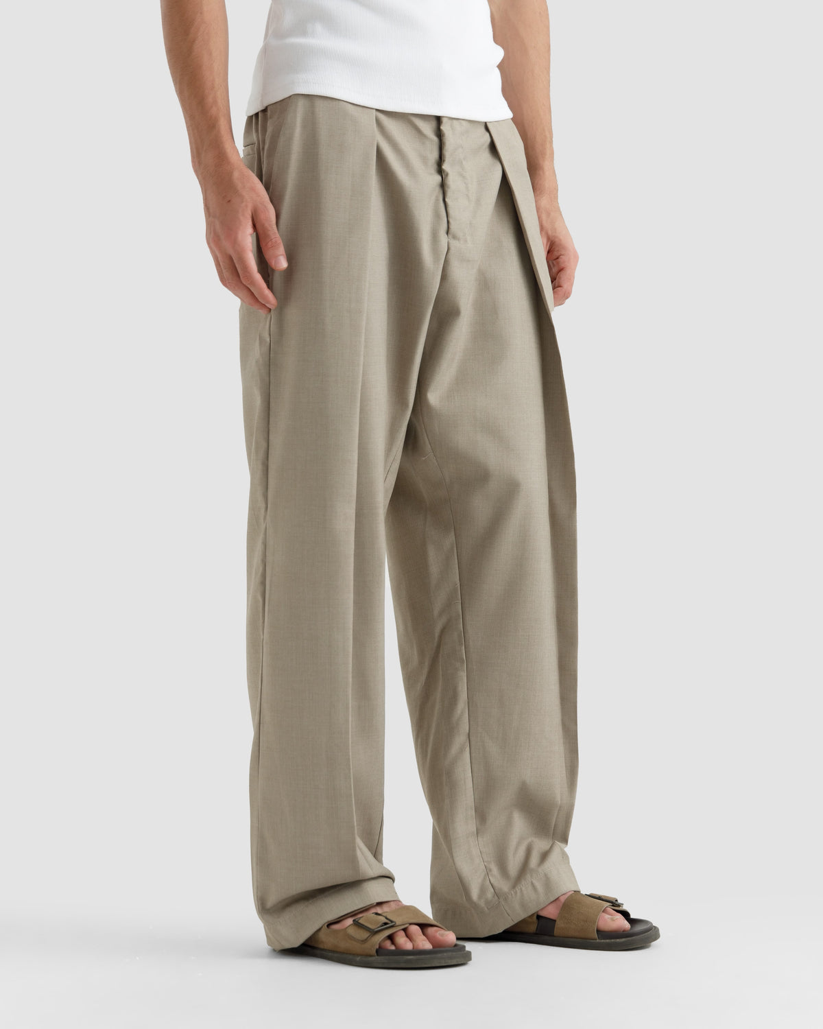Tailored Relax Fit Pleated Pants
