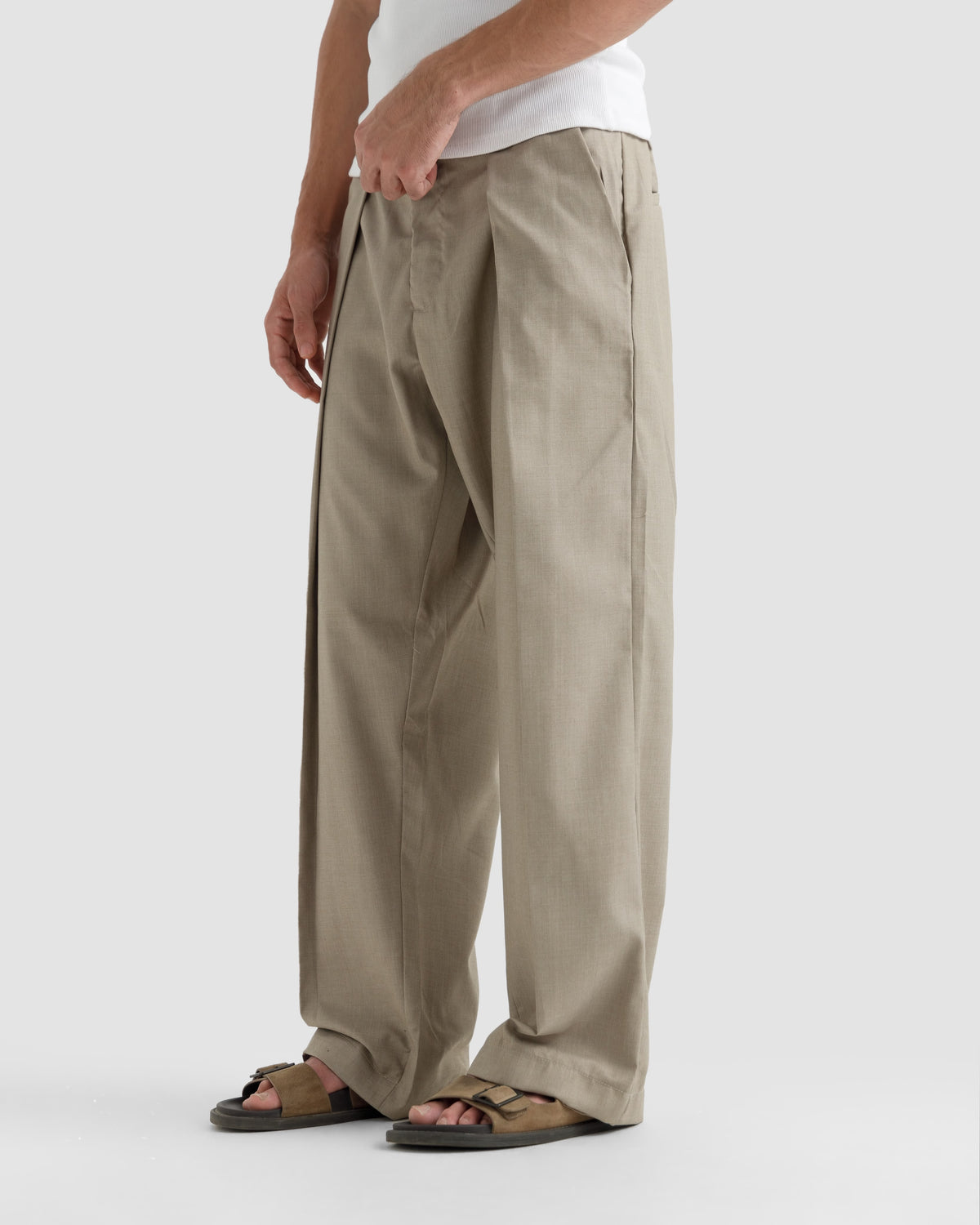 Tailored Relax Fit Pleated Pants