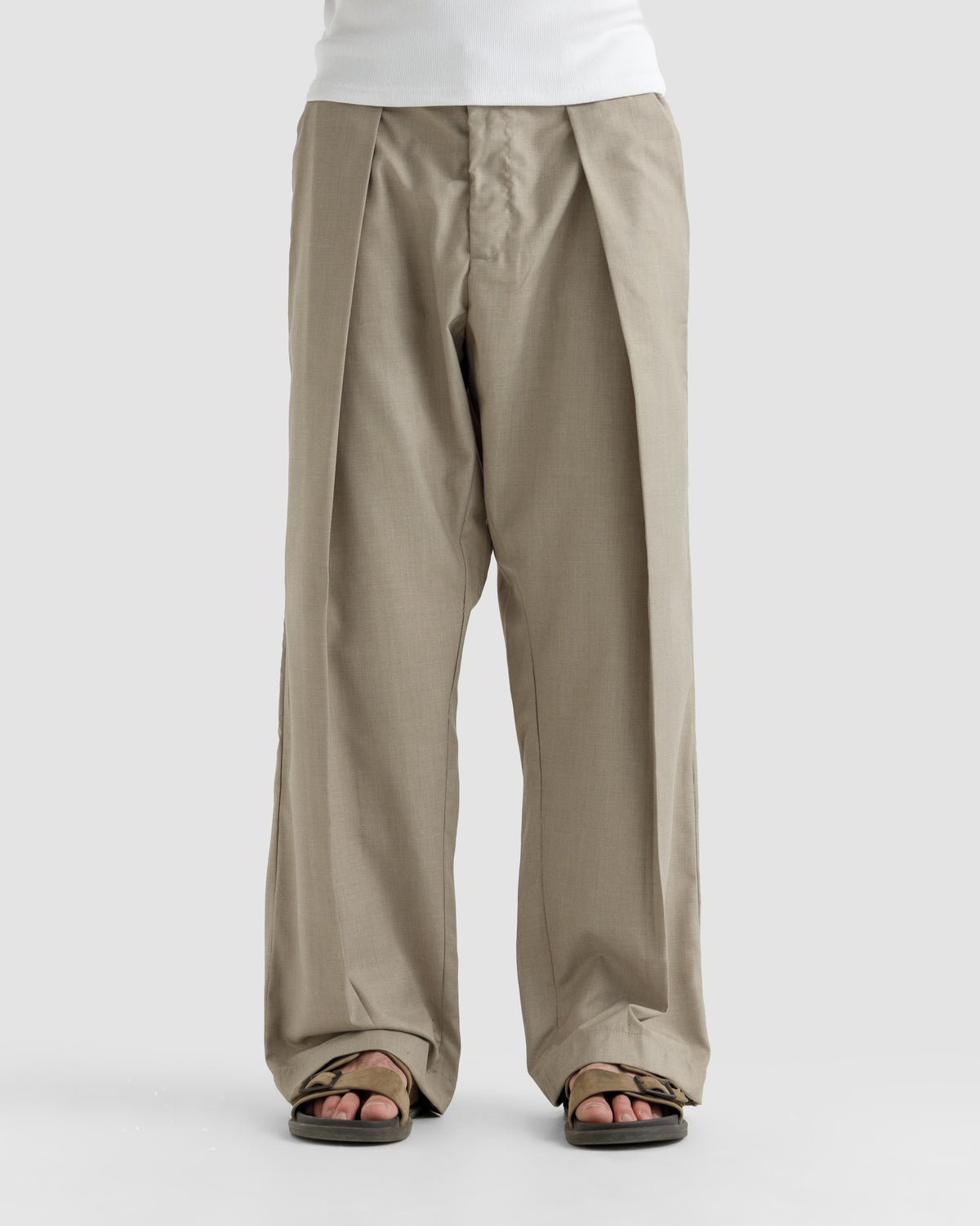 Tailored Relax Fit Pleated Pants