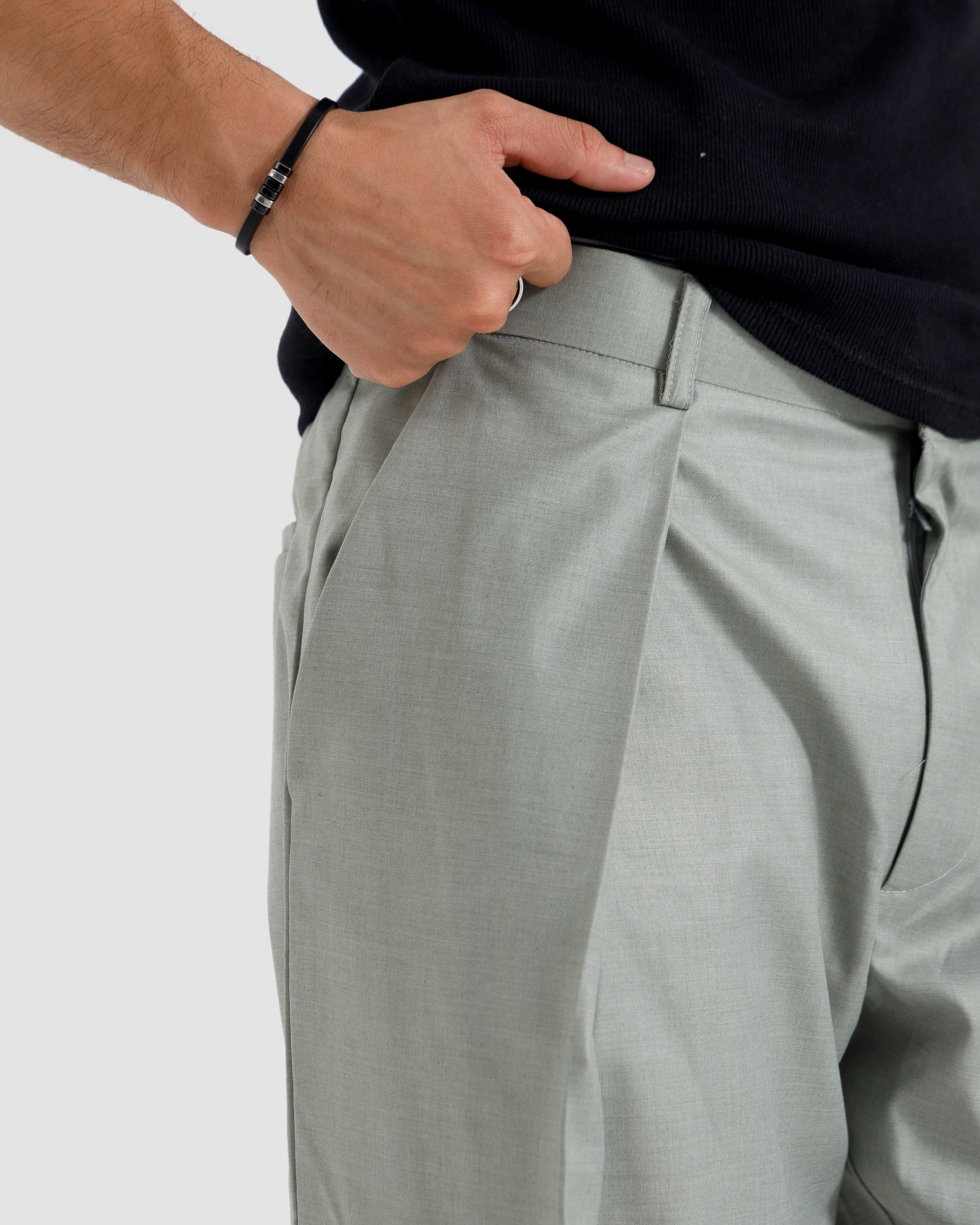 Tailored Relax Fit Pleated Pants