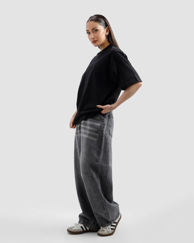 Black Essential Tshirt