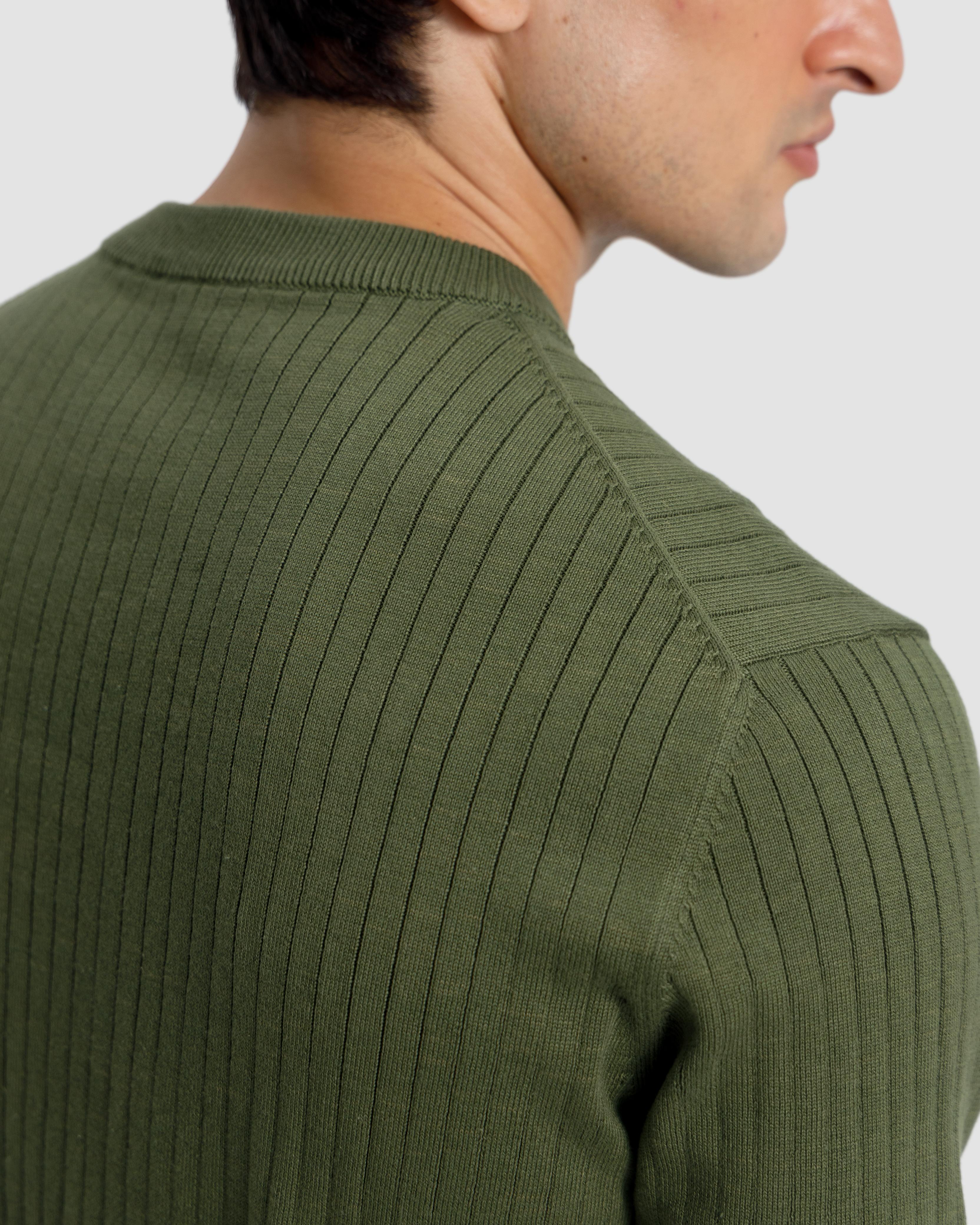Vertical Textured Knit Basic Essential